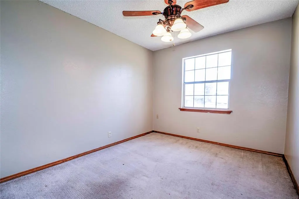 Photo 12 — 410 N Flanagan Avenue, Stroud, OK 74079