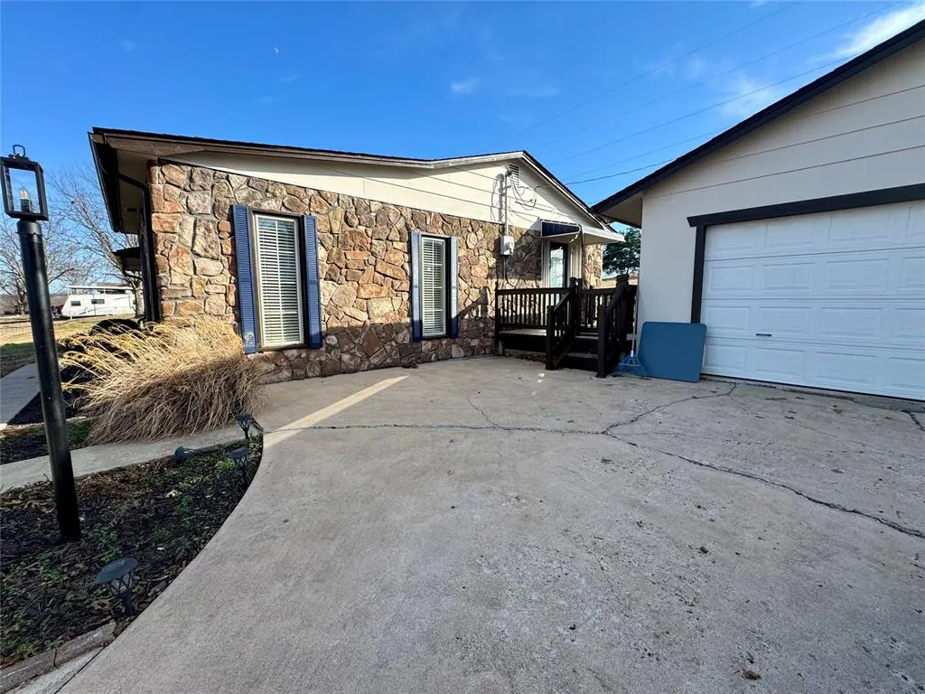 Photo 2 — 16147 County Road 1562, Ada, OK 74820