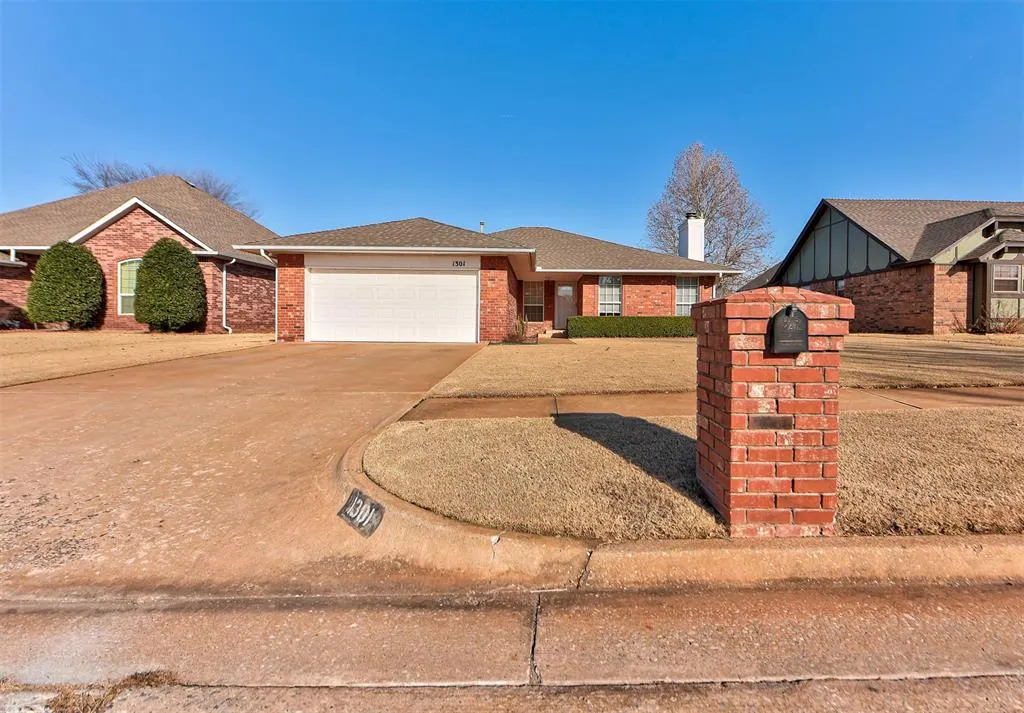 Front exterior — 1301 NW 9th Street, Moore, OK 73170