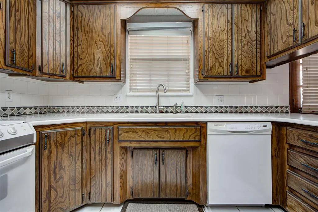 Photo 22 — 1301 NW 9th Street, Moore, OK 73170