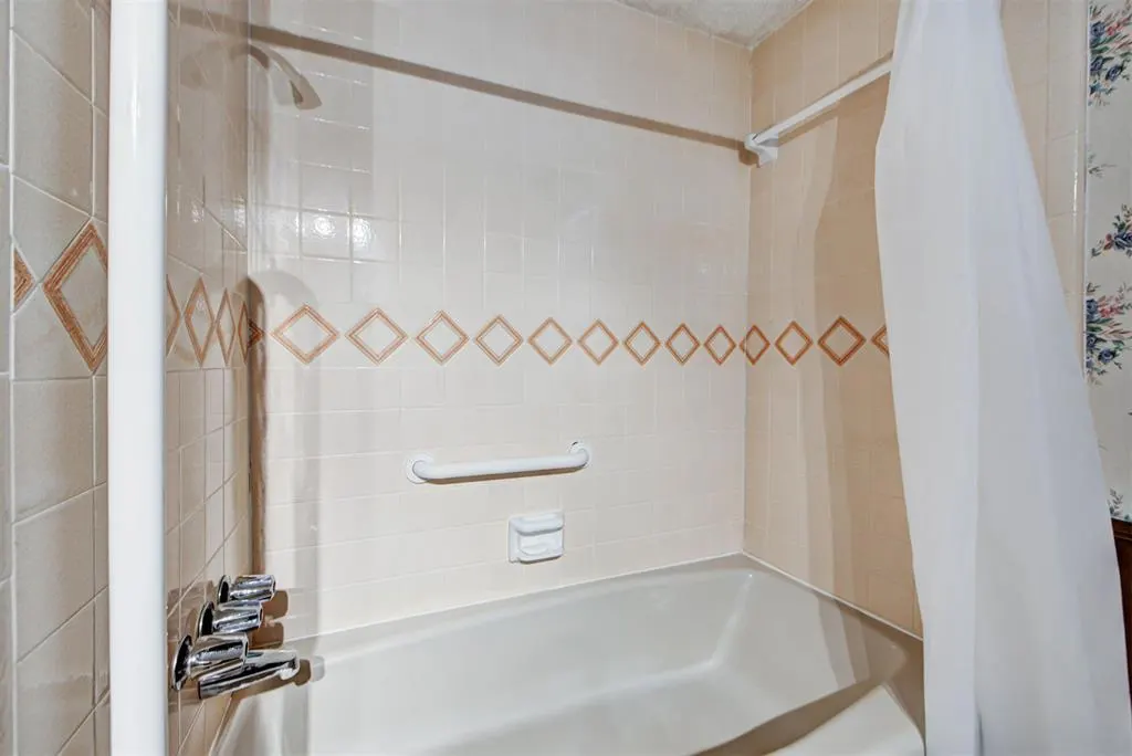 Photo 38 — 1301 NW 9th Street, Moore, OK 73170