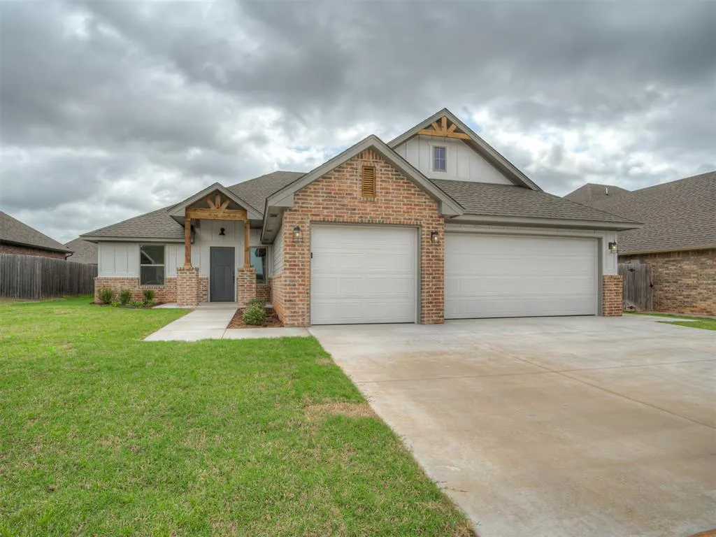 Photo 5 — 4516 Hambletonian Lane, Mustang, OK 73064