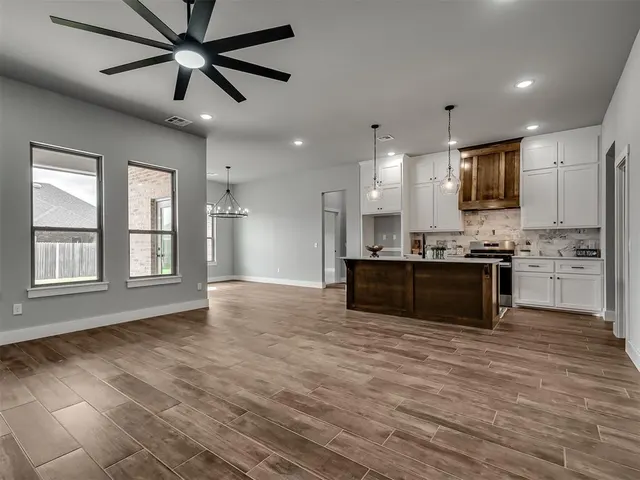 Photo 8 — 4516 Hambletonian Lane, Mustang, OK 73064