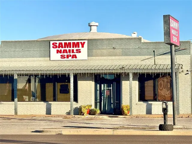 Front exterior — 1923 W 3rd Street, Elk City, OK 73644
