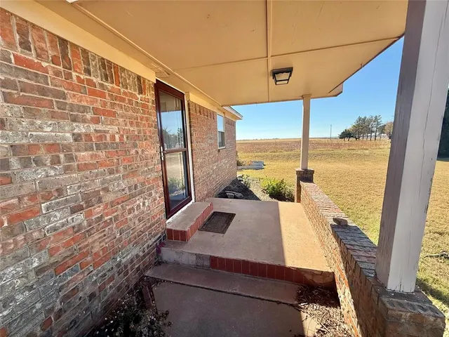 Photo 2 — 15890 S 2056 Road, Altus, OK 73521