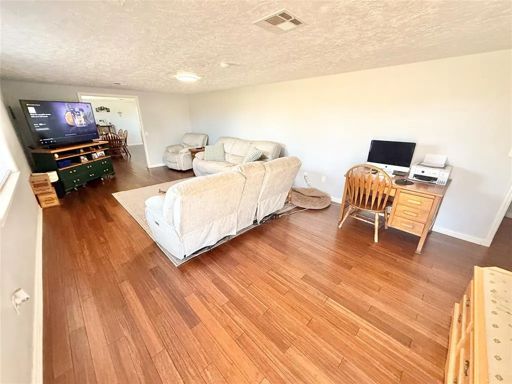 Photo 3 — 15890 S 2056 Road, Altus, OK 73521
