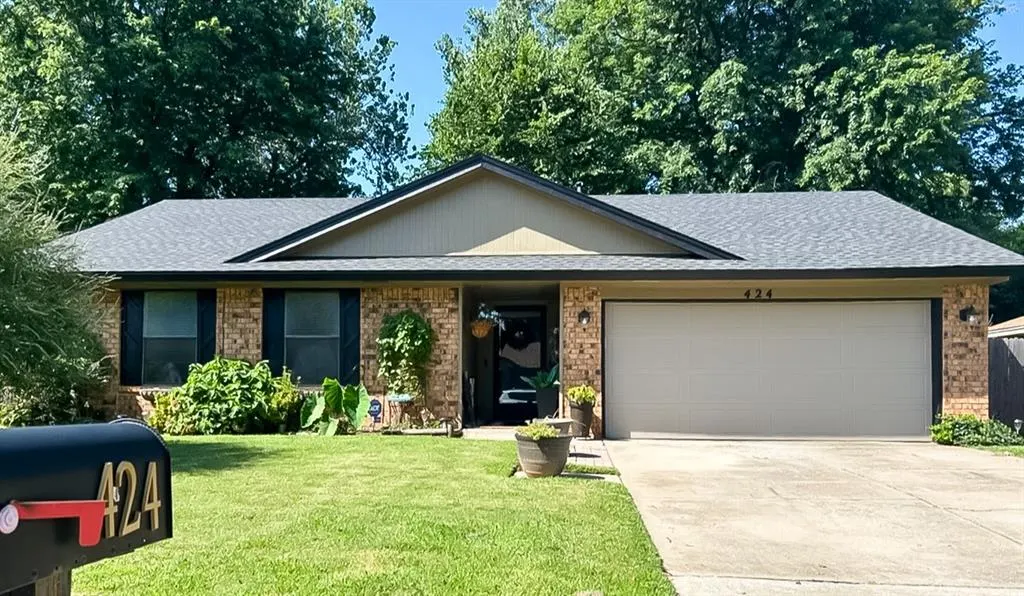 Front exterior — 424 N Cherryvale Road, Edmond, OK 73003