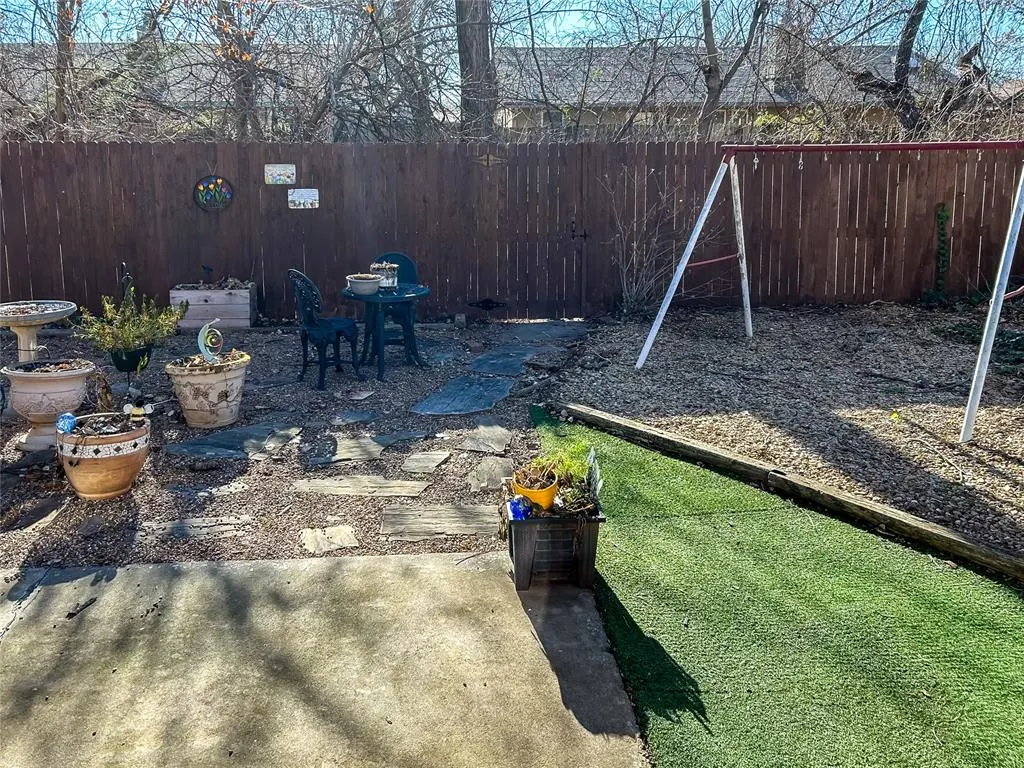 Photo 4 — 424 N Cherryvale Road, Edmond, OK 73003
