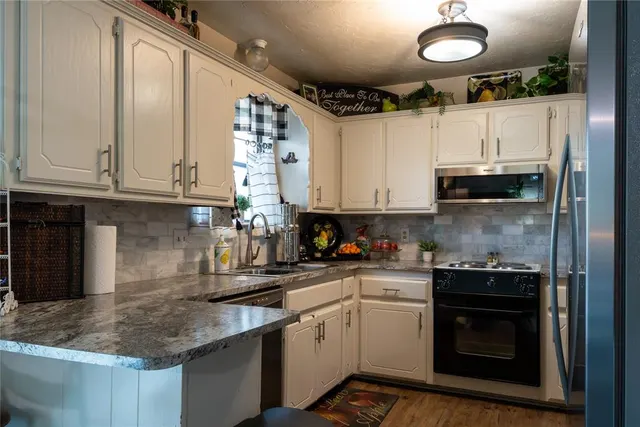 Photo 5 — 424 N Cherryvale Road, Edmond, OK 73003