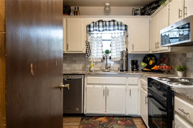Photo 6 — 424 N Cherryvale Road, Edmond, OK 73003