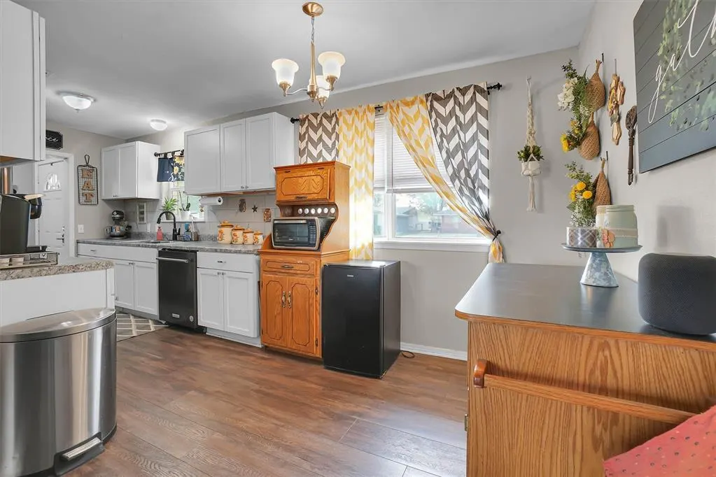 Photo 11 — 105 W 12th Street, Snyder, OK 73566