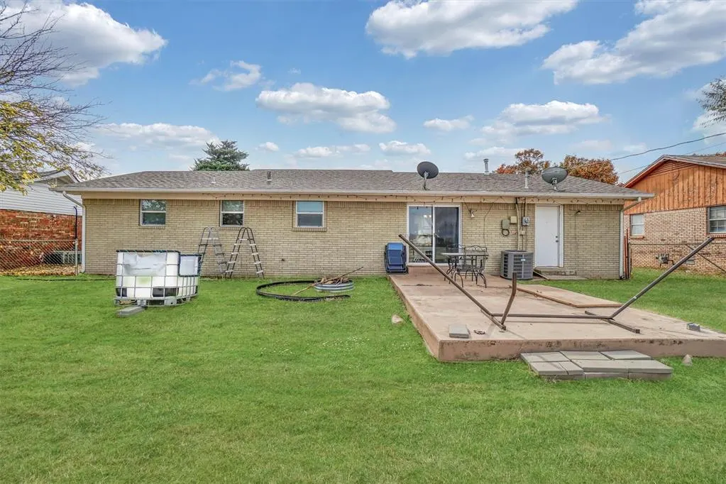 Photo 29 — 105 W 12th Street, Snyder, OK 73566