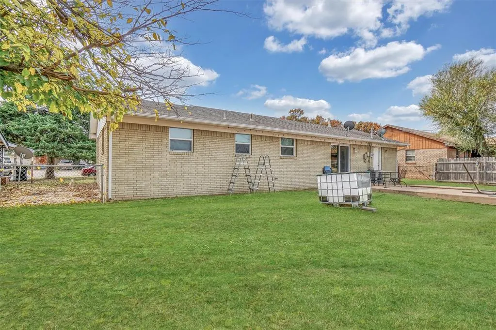 Photo 30 — 105 W 12th Street, Snyder, OK 73566