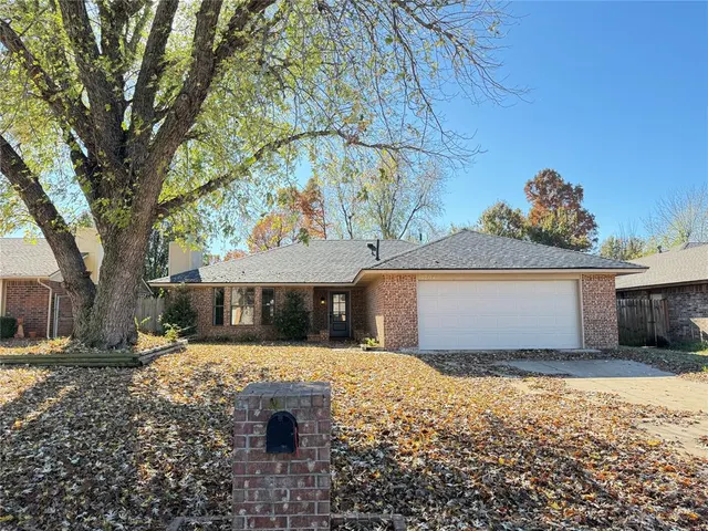 Photo 2 — 1704 Shadow Court, Edmond, OK 73013