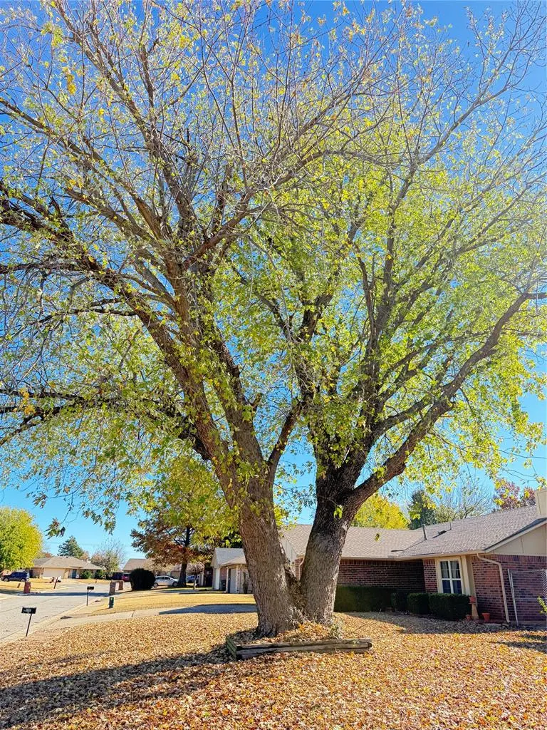 Photo 3 — 1704 Shadow Court, Edmond, OK 73013