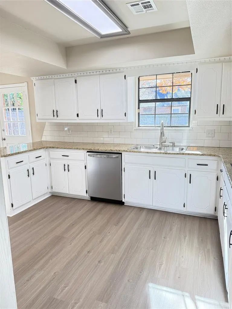 Photo 8 — 1704 Shadow Court, Edmond, OK 73013
