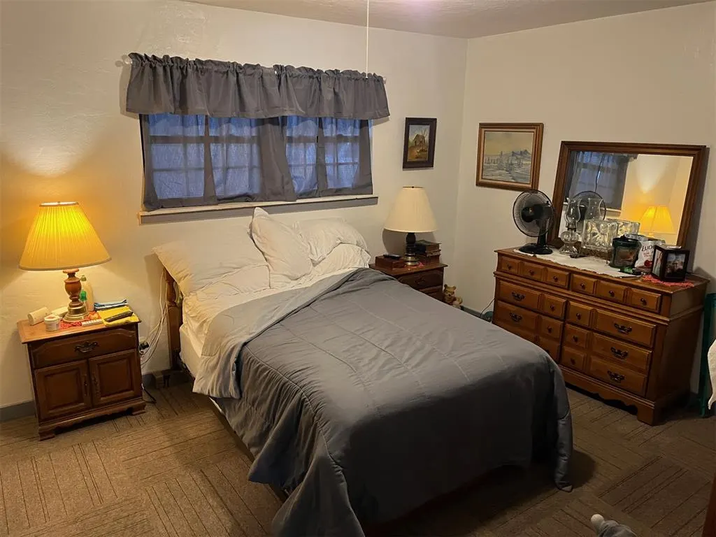 Photo 5 — 210 Hoover Circle, Elk City, OK 73644