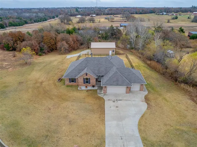 Photo 4 — 9100 Conners Way, McLoud, OK 74851