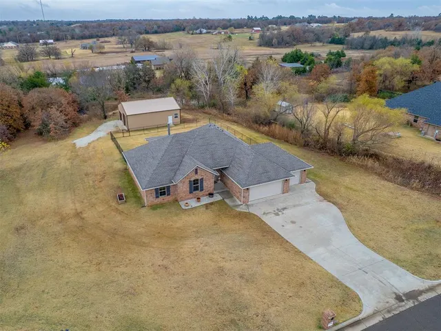 Photo 5 — 9100 Conners Way, McLoud, OK 74851