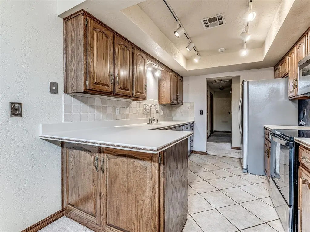 Photo 17 — 9908 Southridge Drive, Oklahoma City, OK 73159