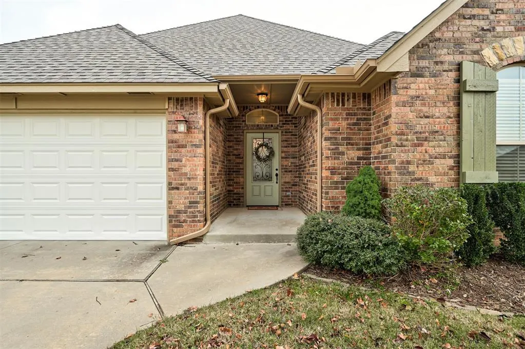 Photo 5 — 4916 SW 120th Place, Oklahoma City, OK 73173