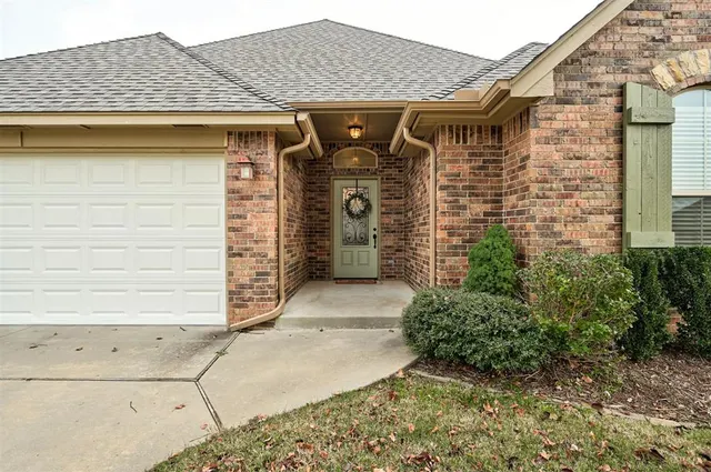 Photo 5 — 4916 SW 120th Place, Oklahoma City, OK 73173