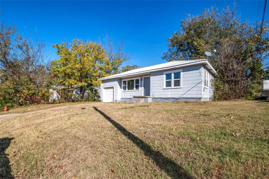 Photo 4 — 523 N Ford Avenue, Stroud, OK 74079