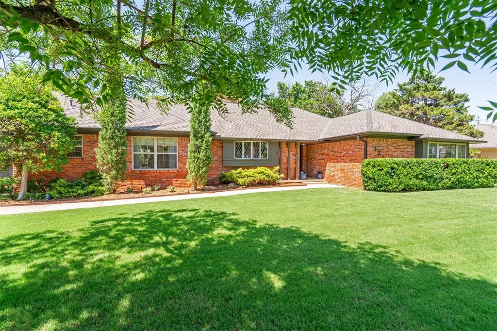 Photo 2 — 1219 Westchester Drive, Oklahoma City, OK 73114