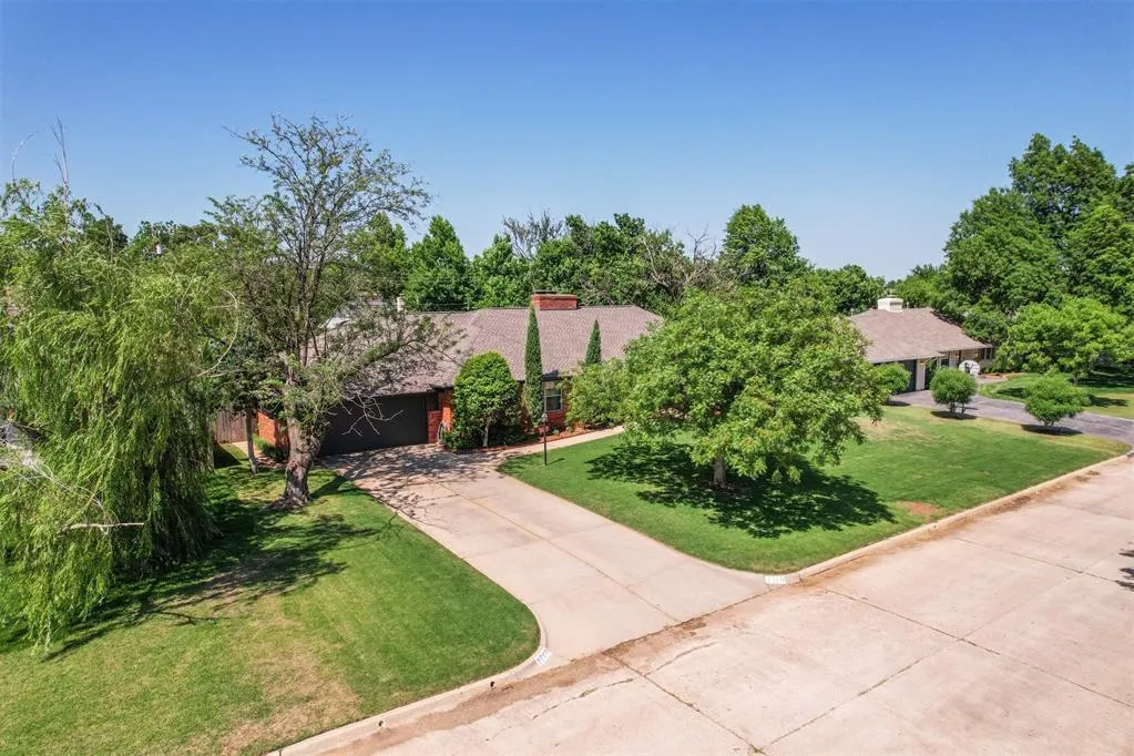 Photo 4 — 1219 Westchester Drive, Oklahoma City, OK 73114