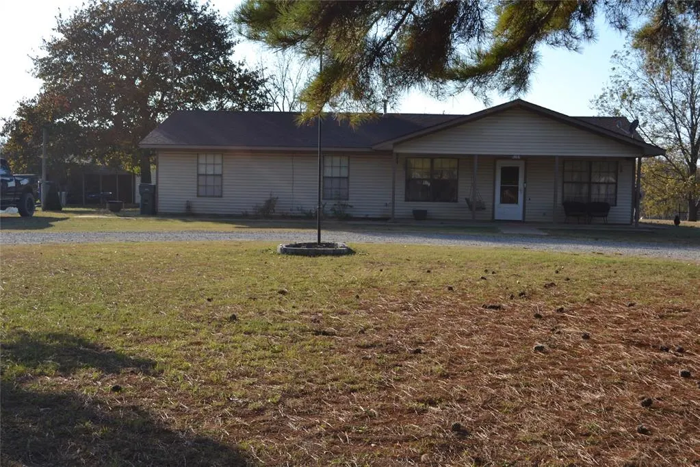 Front exterior — 386 Barnett Lane, Calera, OK 74730