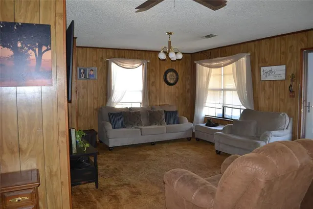 Photo 2 — 386 Barnett Lane, Calera, OK 74730