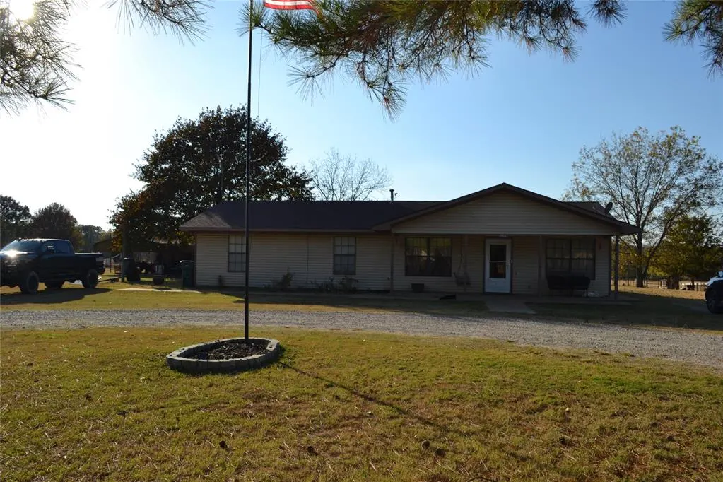 Photo 9 — 386 Barnett Lane, Calera, OK 74730