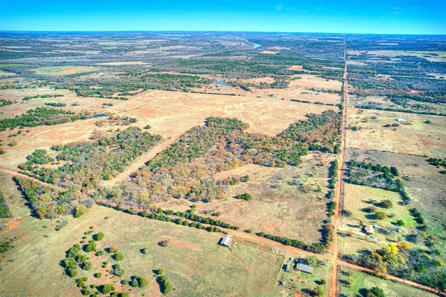 Photo 4 — 4 Triple XXX Rd & CR 75 (E 750 Rd), Coyle, OK 73027