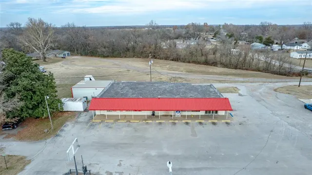 Photo 3 — 1012 6th Street, Maysville, OK 73057
