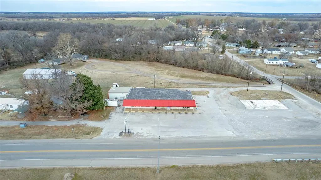 Photo 6 — 1012 6th Street, Maysville, OK 73057