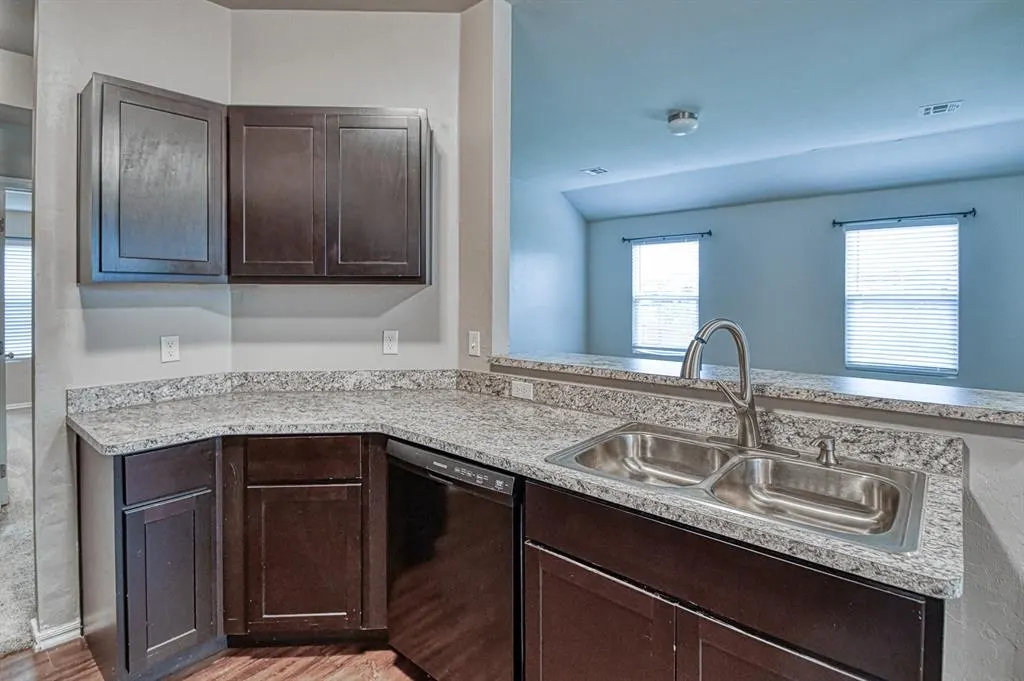 Photo 10 — 1325 Quartz Place, Noble, OK 73068