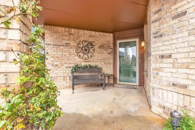 Photo 3 — 3905 Prairie Hill Court, Edmond, OK 73003