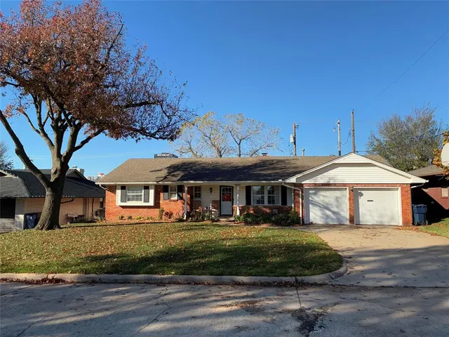 Front exterior — 5621 N Ross Avenue, Oklahoma City, OK 73112