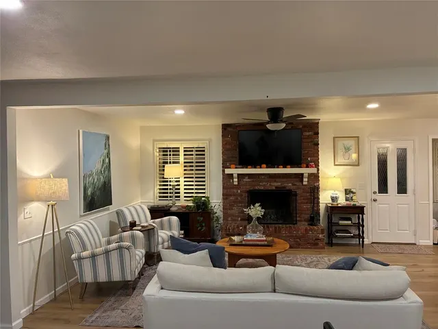 Photo 3 — 5621 N Ross Avenue, Oklahoma City, OK 73112