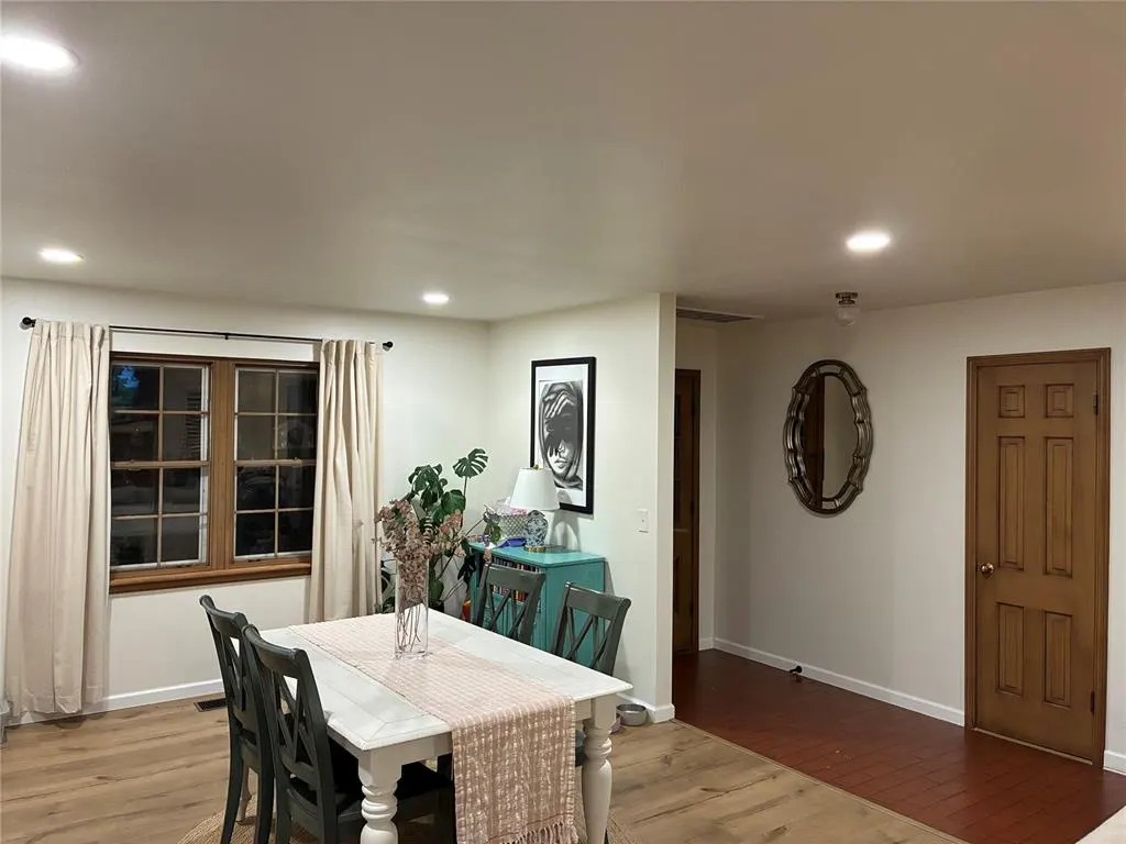 Photo 7 — 5621 N Ross Avenue, Oklahoma City, OK 73112