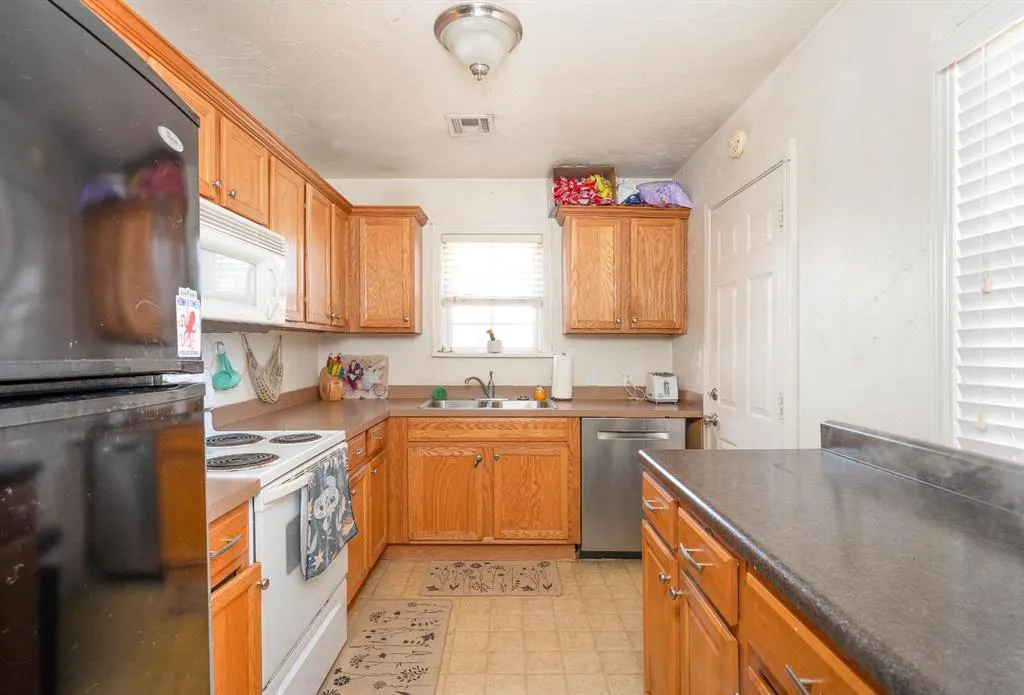 Photo 11 — 2645 NW 31st Street, Oklahoma City, OK 73112