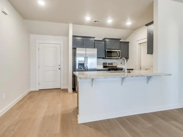 Photo 9 — 1702 Highland Loop, Guthrie, OK 73044
