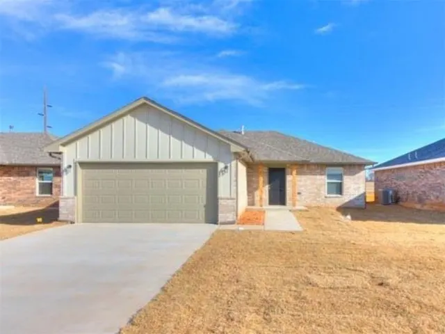 Front exterior — 1702 Highland Loop, Guthrie, OK 73044