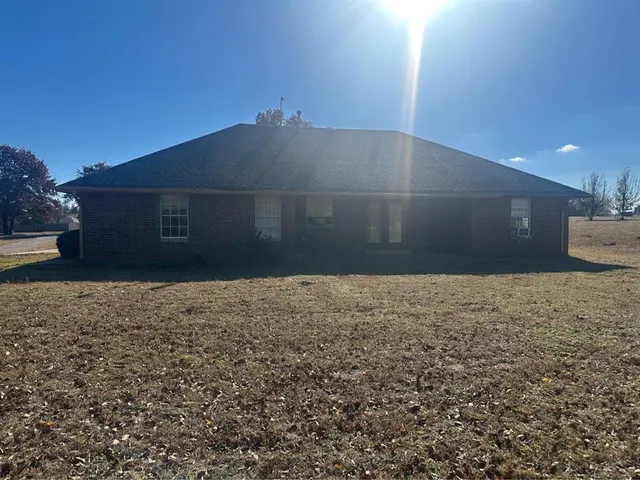 Photo 2 — 2380 Holden Lane, Blanchard, OK 73010
