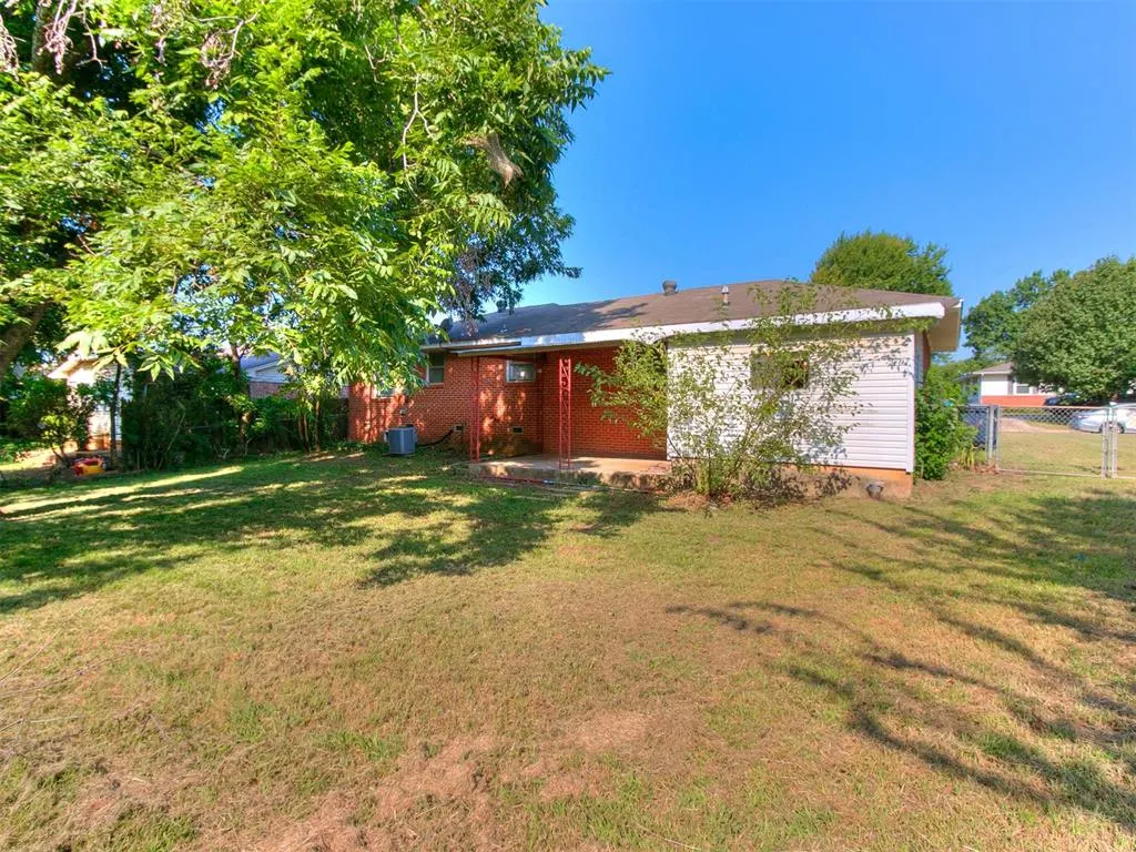 Photo 7 — 1539 N Pennsylvania Avenue, Shawnee, OK 74804