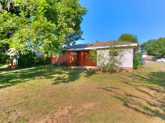 Photo 7 — 1539 N Pennsylvania Avenue, Shawnee, OK 74804