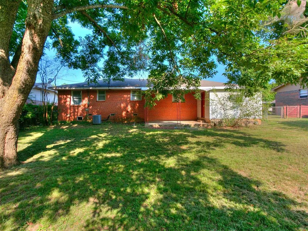 Photo 8 — 1539 N Pennsylvania Avenue, Shawnee, OK 74804