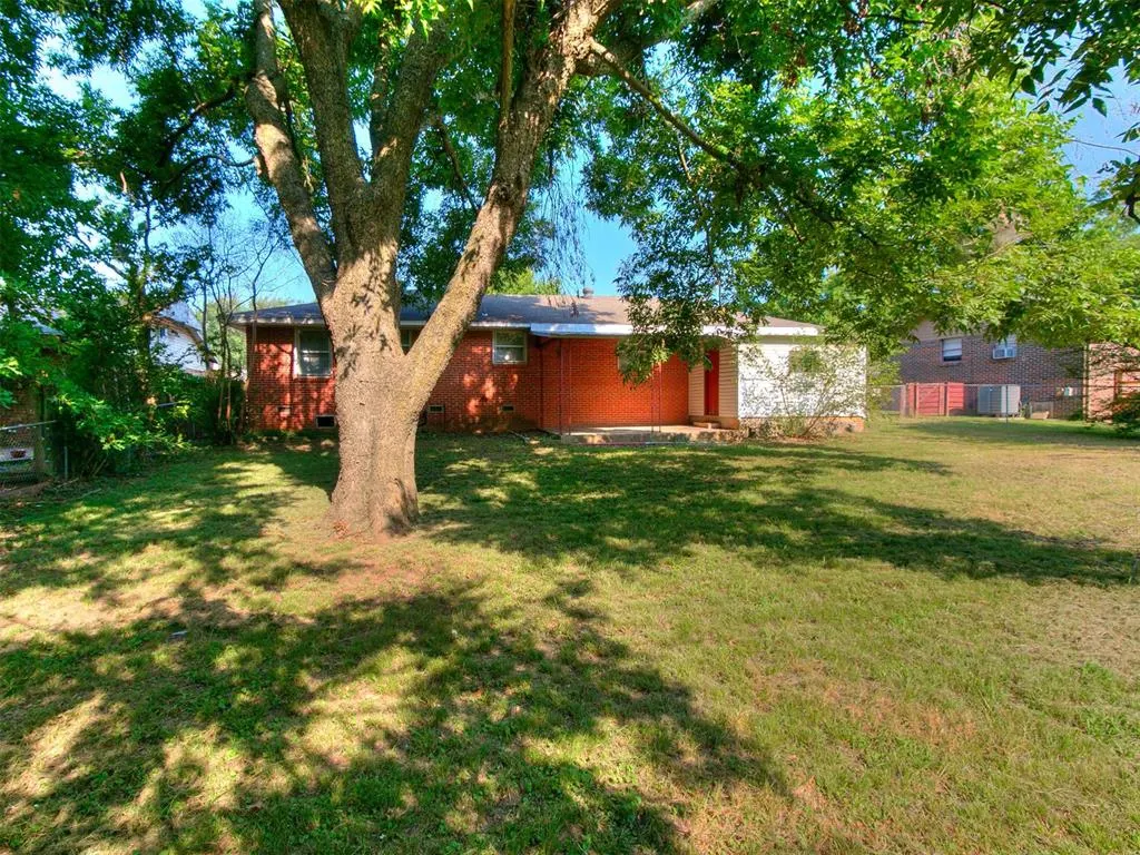 Photo 9 — 1539 N Pennsylvania Avenue, Shawnee, OK 74804