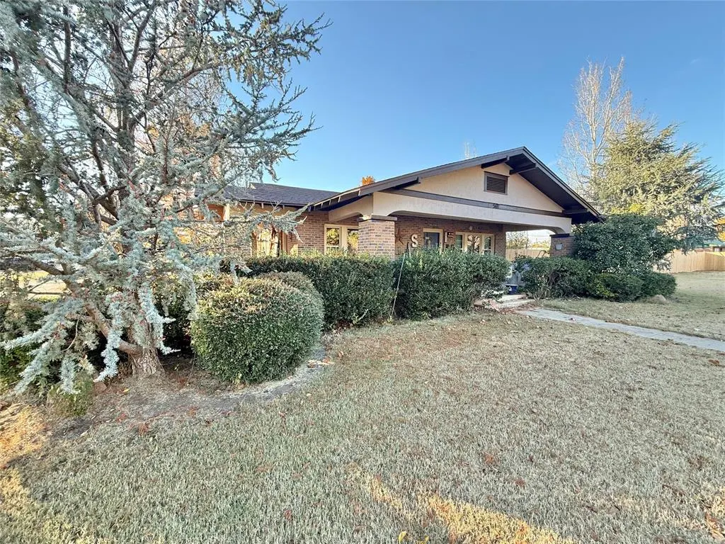 Photo 3 — 501 N MARYLAND Avenue, Mangum, OK 73554