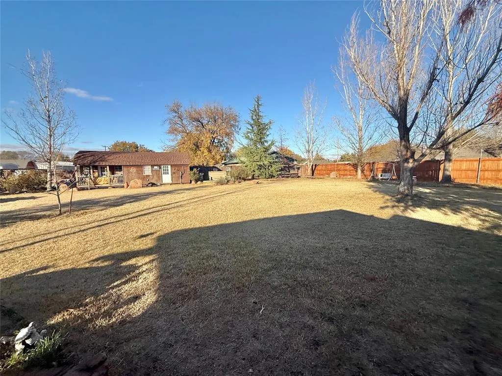 Photo 27 — 501 N MARYLAND Avenue, Mangum, OK 73554